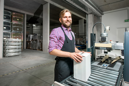 warehouse picker and packer