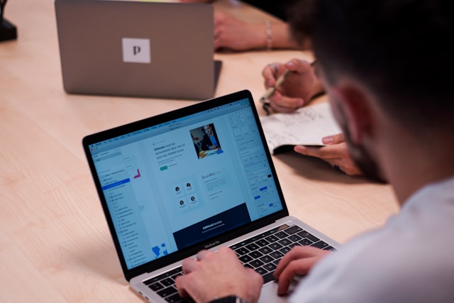Understanding the Roles of Web Designers and Developers
